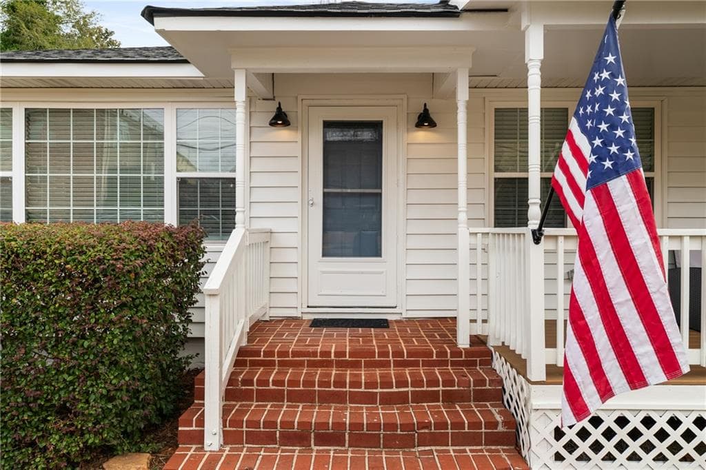 4 bedroom, 2 bathroom, 2,240 sq ft single family residence for rent at 2790 Sardis Street, Kennesaw, GA 30144 for $3,795 a month — photo 6