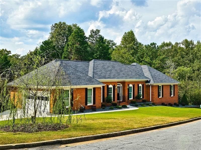 950 Heritage Hills, Decatur, GA 30033 — most recent listing photo