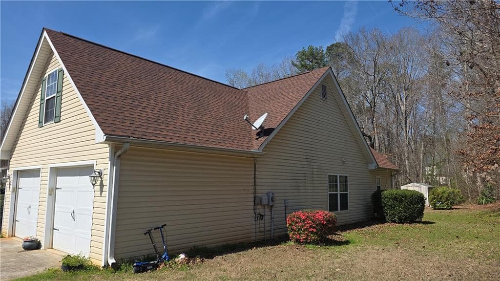 4 bedroom, 2 bathroom, 1,923 sq ft single family residence under contract at 110 Lamar Lane, Covington, GA 30016 — photo 3