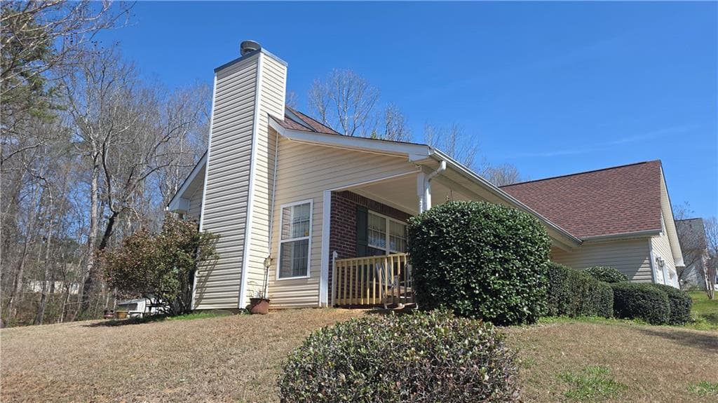 4 bedroom, 2 bathroom, 1,923 sq ft single family residence under contract at 110 Lamar Lane, Covington, GA 30016 — photo 4