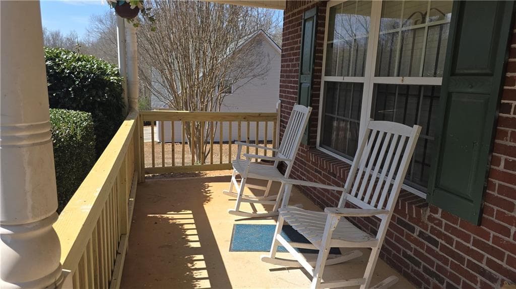 4 bedroom, 2 bathroom, 1,923 sq ft single family residence under contract at 110 Lamar Lane, Covington, GA 30016 — photo 6