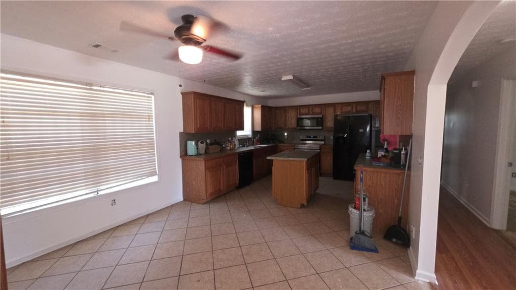 4 bedroom, 2 bathroom, 1,923 sq ft single family residence under contract at 110 Lamar Lane, Covington, GA 30016 — photo 10