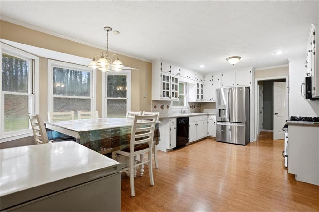 3 bedroom, 3 bathroom, 2,683 sq ft single family residence for sale at 2077 Honey Creek Road, Conyers, GA 30094 — photo 7