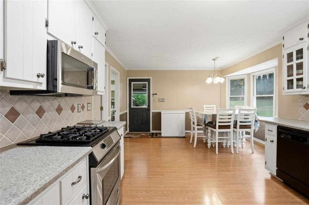 3 bedroom, 3 bathroom, 2,683 sq ft single family residence for sale at 2077 Honey Creek Road, Conyers, GA 30094 — photo 8
