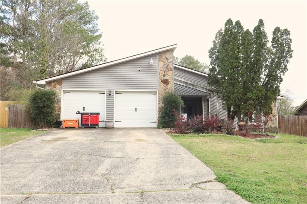 9396 Forest Knoll Drive, Jonesboro, GA 30238 — most recent listing photo