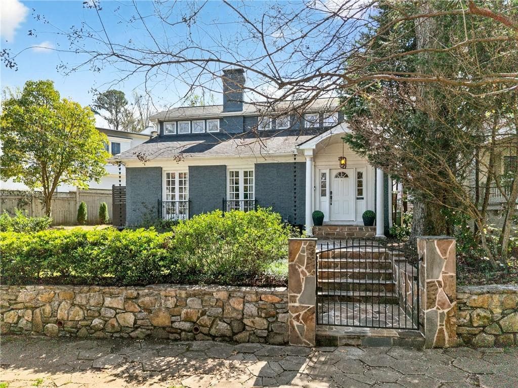 3 bedroom, 3 bathroom, 2,923 sq ft single family residence sold at 217 Westminster Drive, Atlanta, GA 30309
