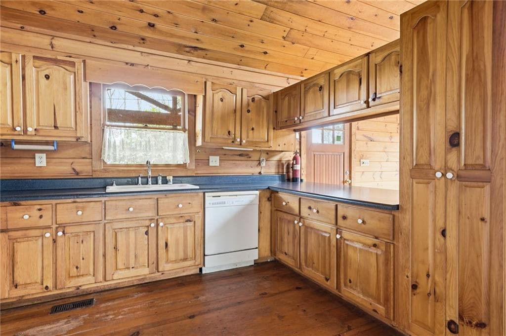 4 bedroom, 3 bathroom, 1,830 sq ft single family residence under contract at 591 Oak Ridge Road, Ellijay, GA 30536 — photo 7