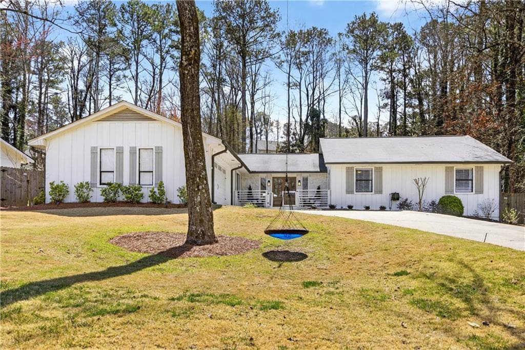 5484 Woodberry Circle, Marietta, GA 30068 — most recent listing photo
