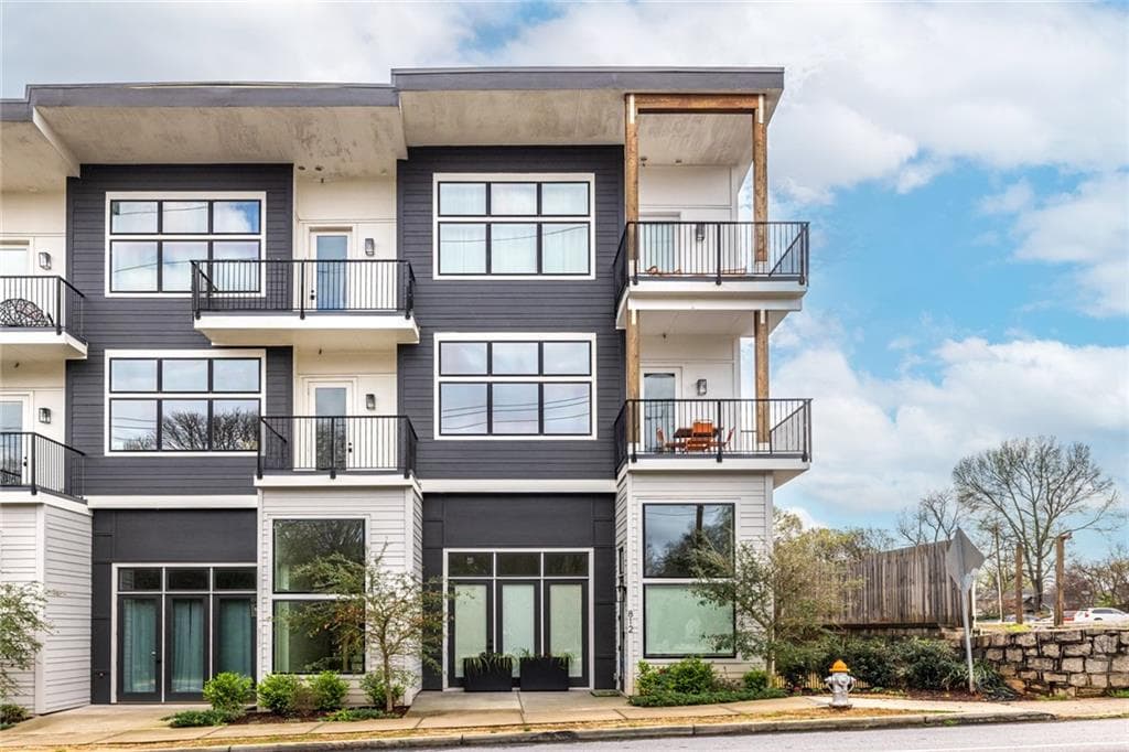 812 W College Avenue, Decatur, GA 30030 — most recent listing photo