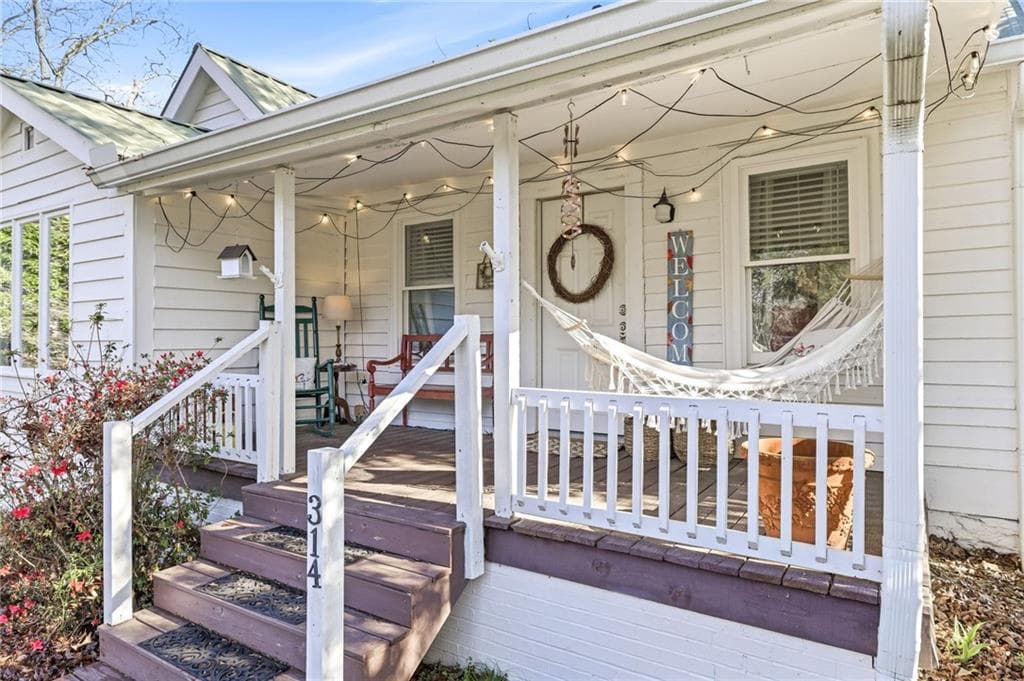 3 bedroom, 3 bathroom, 1,946 sq ft single family residence for sale at 314 Holley Street, Demorest, GA 30535 — photo 6