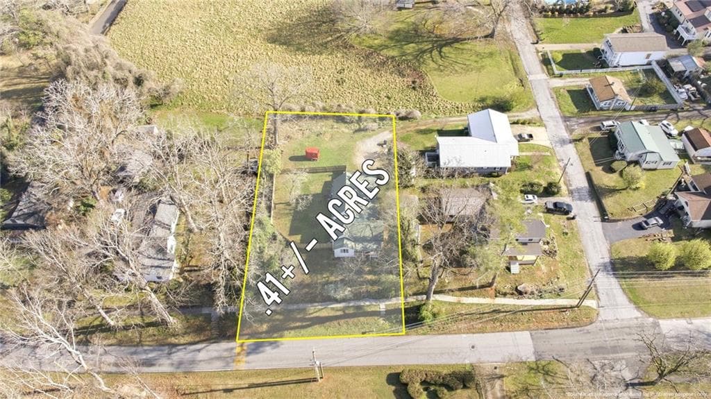 3 bedroom, 3 bathroom, 1,946 sq ft single family residence for sale at 314 Holley Street, Demorest, GA 30535 — photo 3