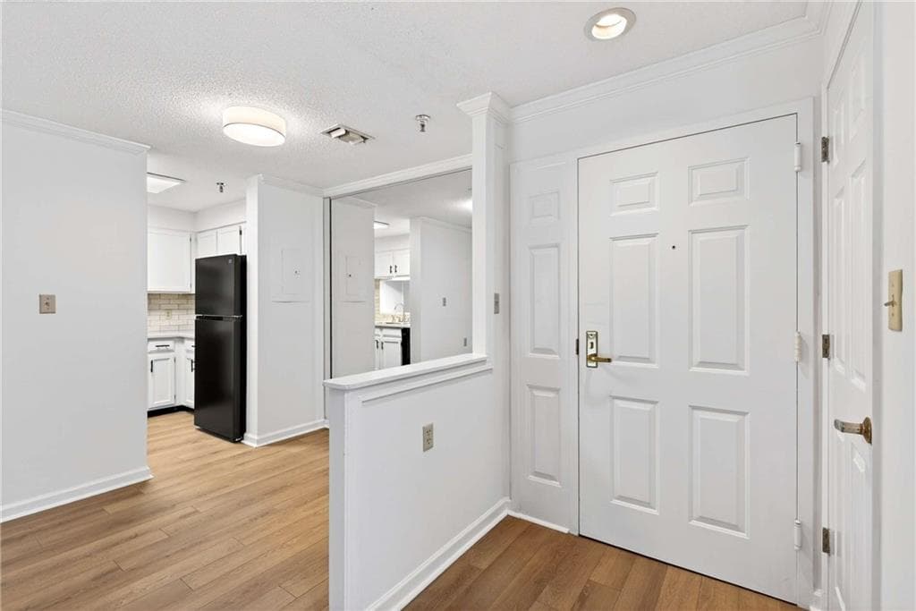 2 bedroom, 2 bathroom, 1,088 sq ft condominium for sale at 1800 Clairmont Lake A227, Decatur, GA 30033 — photo 8