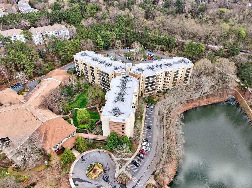 2 bedroom, 2 bathroom, 1,088 sq ft condominium for sale at 1800 Clairmont Lake A227, Decatur, GA 30033 — photo 1 of 69