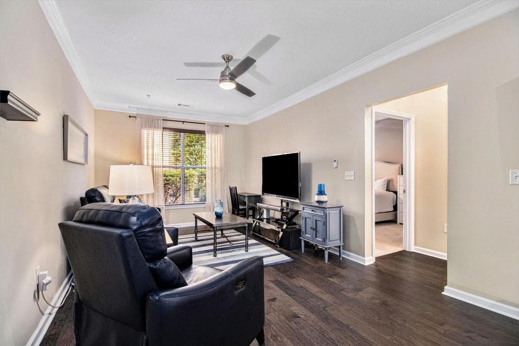 2 bedroom, 2 bathroom, 1,079 sq ft condominium for sale at 10 Perimeter Summit Boulevard 2112, Atlanta, GA 30319 — photo 2
