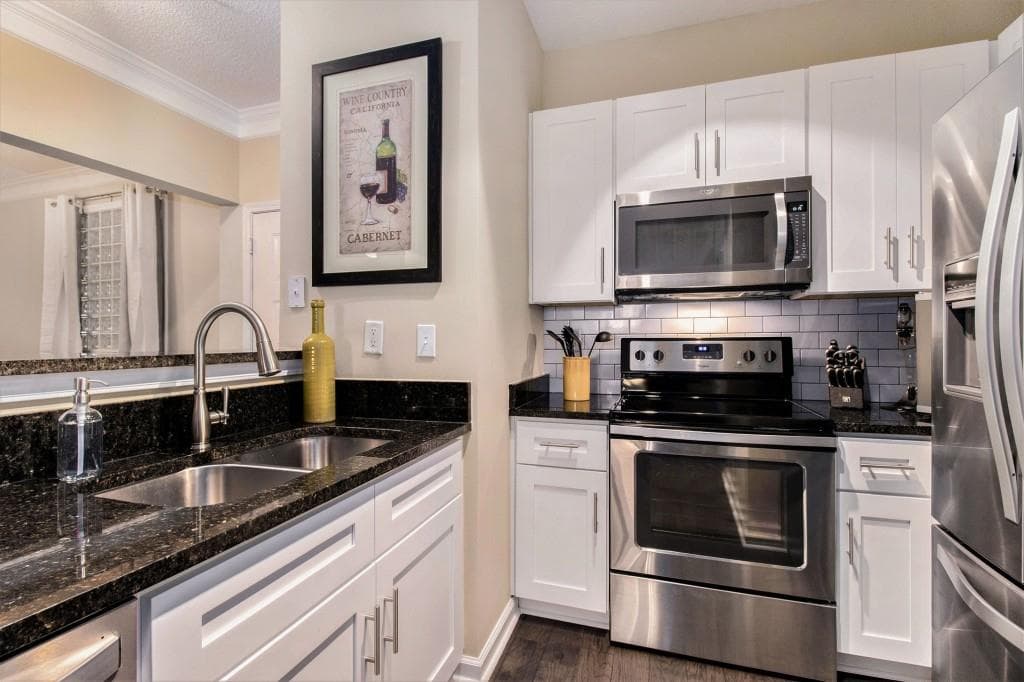 2 bedroom, 2 bathroom, 1,079 sq ft condominium for sale at 10 Perimeter Summit Boulevard 2112, Atlanta, GA 30319 — photo 3