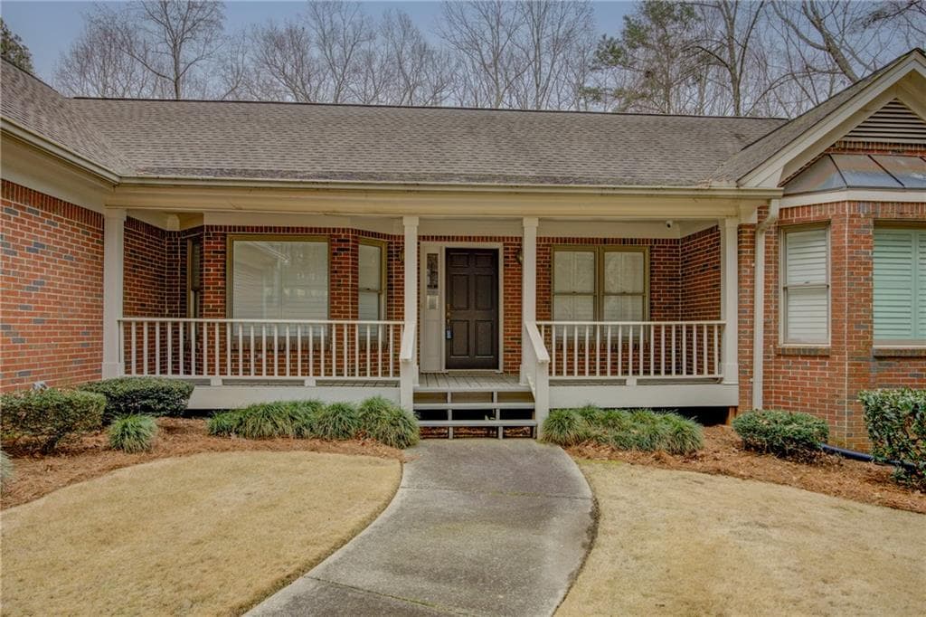 5 bedroom, 4 bathroom, 4,322 sq ft single family residence for sale at 1030 Lake Haynes Drive, Conyers, GA 30012 — photo 4