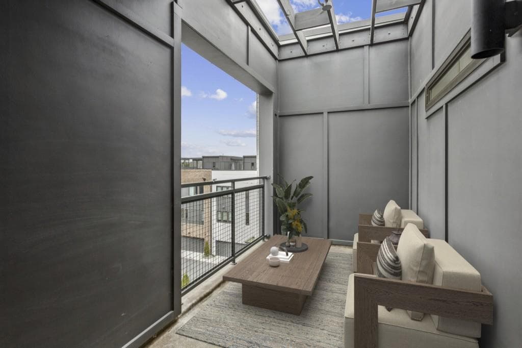 2 bedroom, 3 bathroom, 1,962 sq ft townhouse for sale at 1261 Chelsea Circle, Atlanta, GA 30318 — photo 6