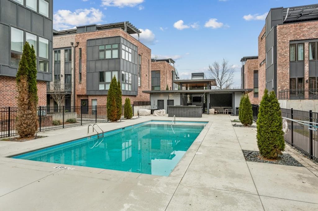 2 bedroom, 3 bathroom, 1,962 sq ft townhouse for sale at 1261 Chelsea Circle, Atlanta, GA 30318 — photo 7