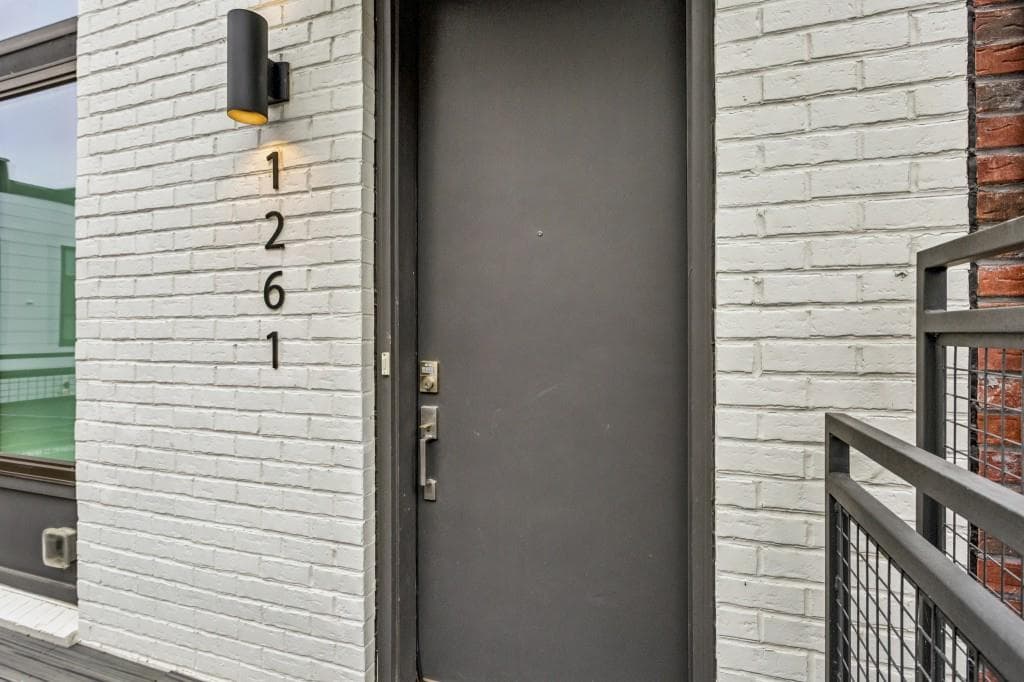 2 bedroom, 3 bathroom, 1,962 sq ft townhouse for sale at 1261 Chelsea Circle, Atlanta, GA 30318 — photo 10
