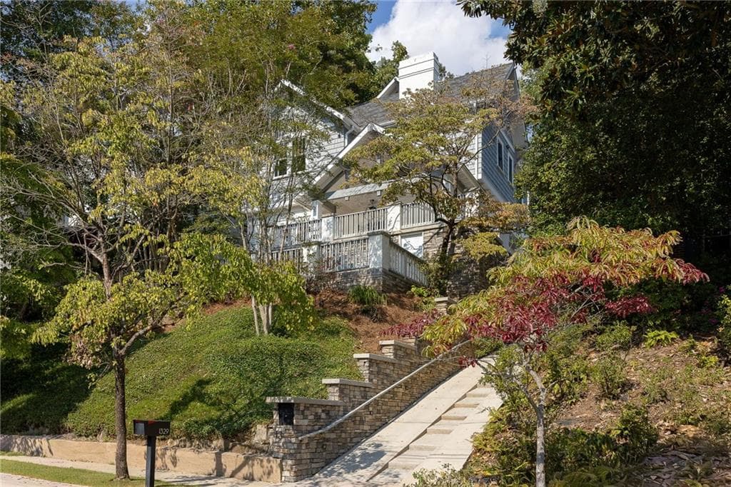 5 bedroom, 6 bathroom, 4,040 sq ft single family residence sold at 1329 Berwick Avenue, Atlanta, GA 30306