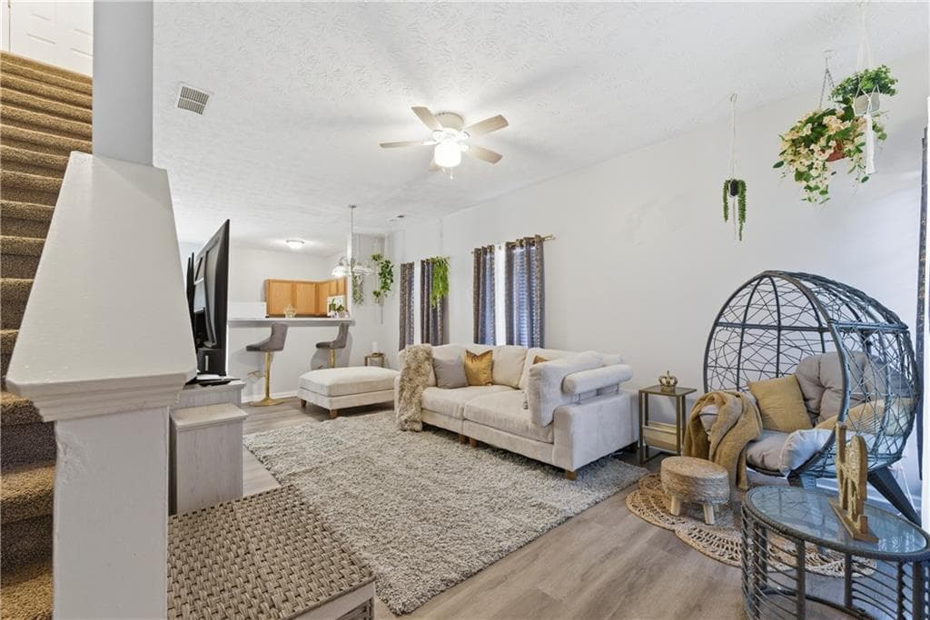 2 bedroom, 2 bathroom, 1,024 sq ft townhouse for sale at 1686 Camden Forrest Trail, Riverdale, GA 30296 — photo 3