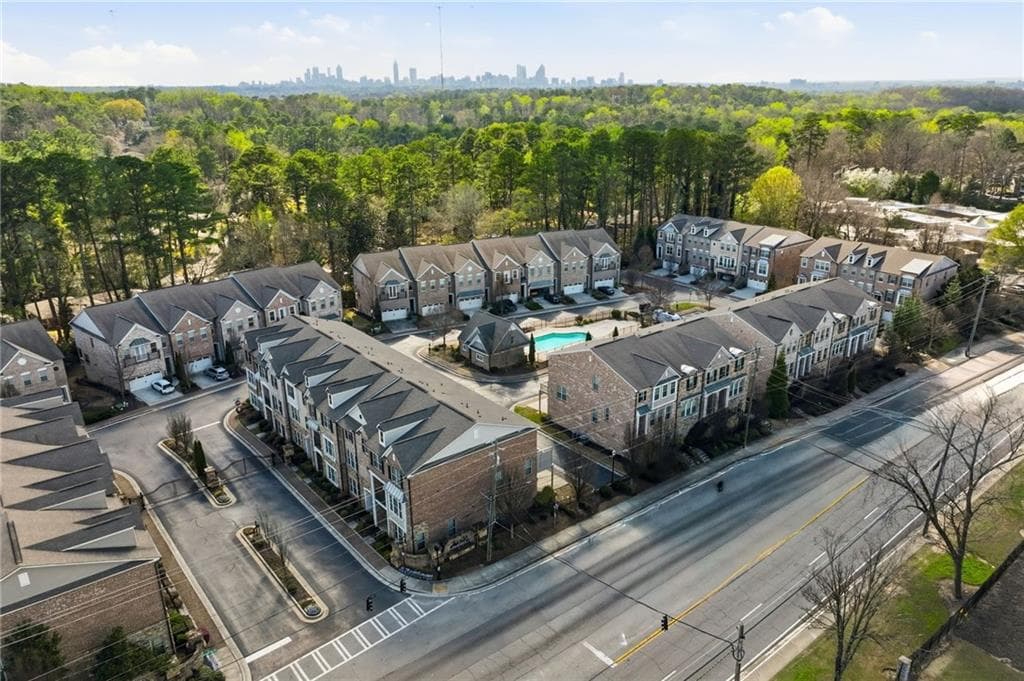 3 bedroom, 4 bathroom, 3,055 sq ft townhouse for sale at 1764 Alec Place, Atlanta, GA 30329 — photo 3