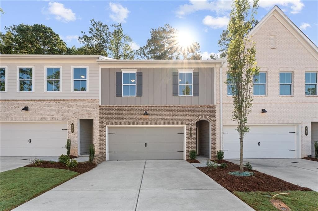 3 bedroom, 3 bathroom, 1,805 sq ft townhouse sold at 671 Sunstone Lane, Lawrenceville, GA 30043