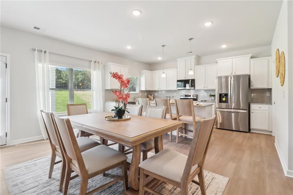 5 bedroom, 4 bathroom, 2,428 sq ft single family residence under contract at 1321 Stephens View Drive, Loganville, GA 30052 — photo 9