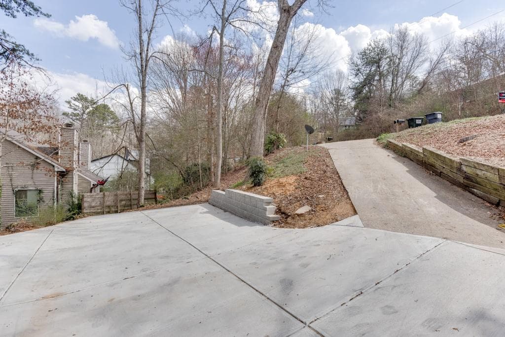 duplex for sale at 3932 Darryl Lane, Gainesville, GA 30506 — photo 2