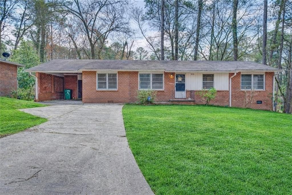 3 bedroom, 2 bathroom, 1,404 sq ft single family residence sold at 3272 Kingston Road, Atlanta, GA 30318