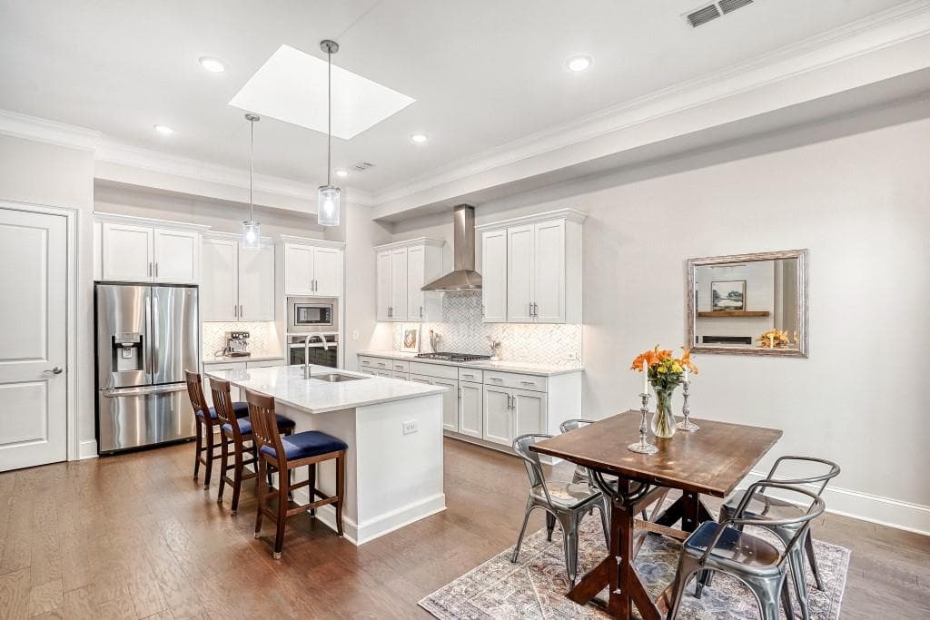 3 bedroom, 4 bathroom, 2,628 sq ft single family residence for sale at 642 Stickley Oak Way, Woodstock, GA 30189 — photo 5