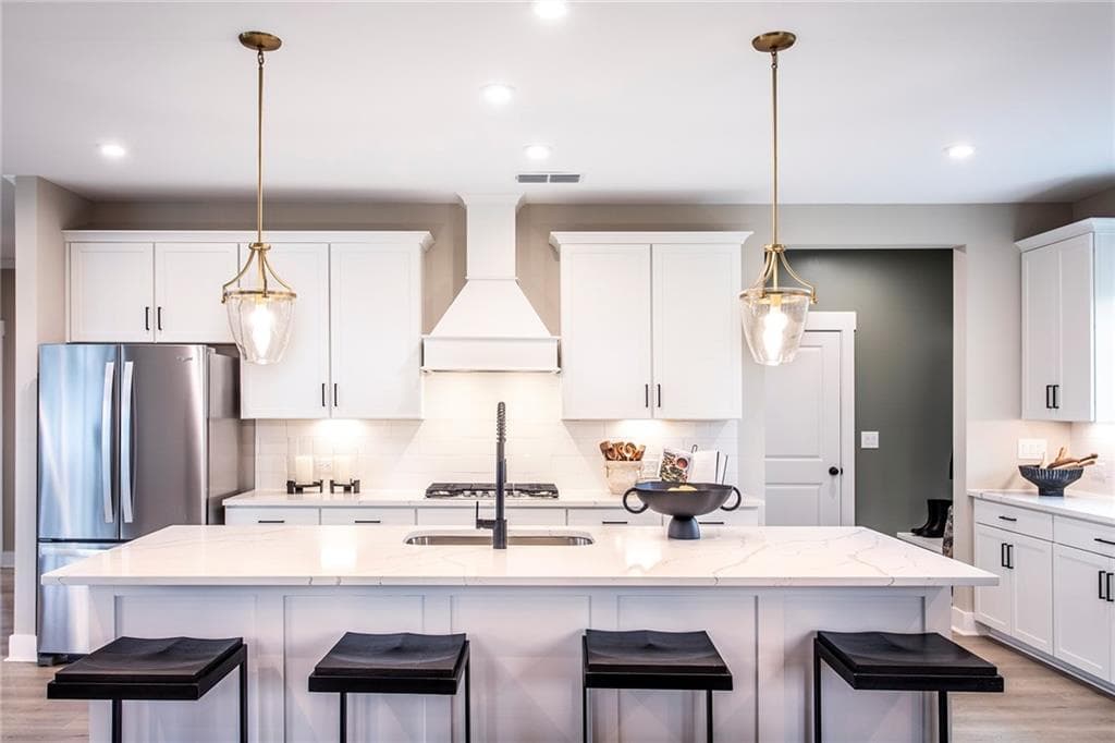 6 bedroom, 6 bathroom, 4,098 sq ft single family residence under contract at 4715 Montane Street, Cumming, GA 30028 — photo 7
