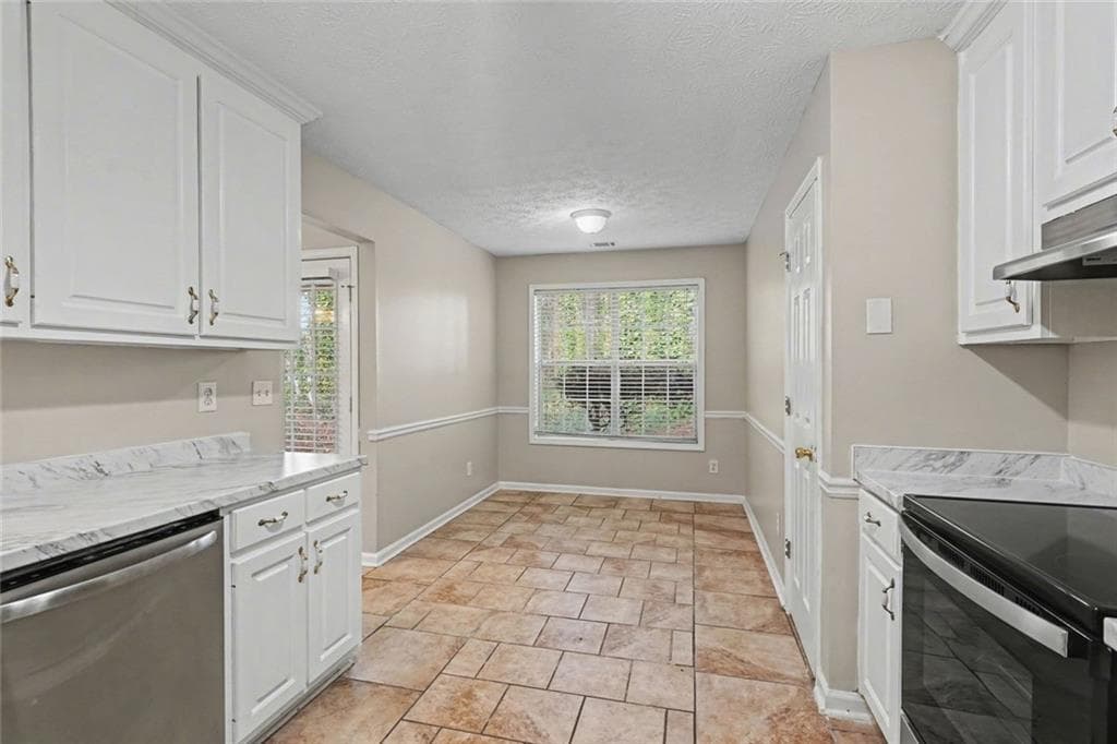 3 bedroom, 2 bathroom, 1,526 sq ft single family residence for sale at 1496 Arnold Drive, Lawrenceville, GA 30043 — photo 6