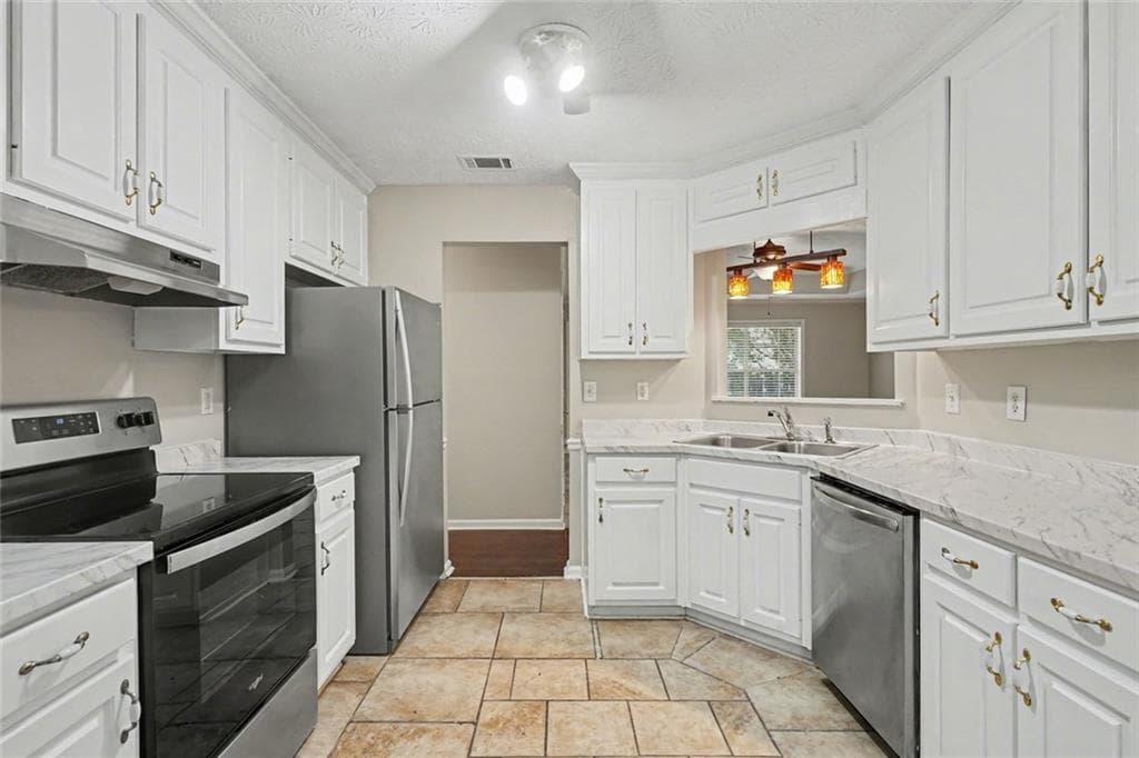 3 bedroom, 2 bathroom, 1,526 sq ft single family residence for sale at 1496 Arnold Drive, Lawrenceville, GA 30043 — photo 7