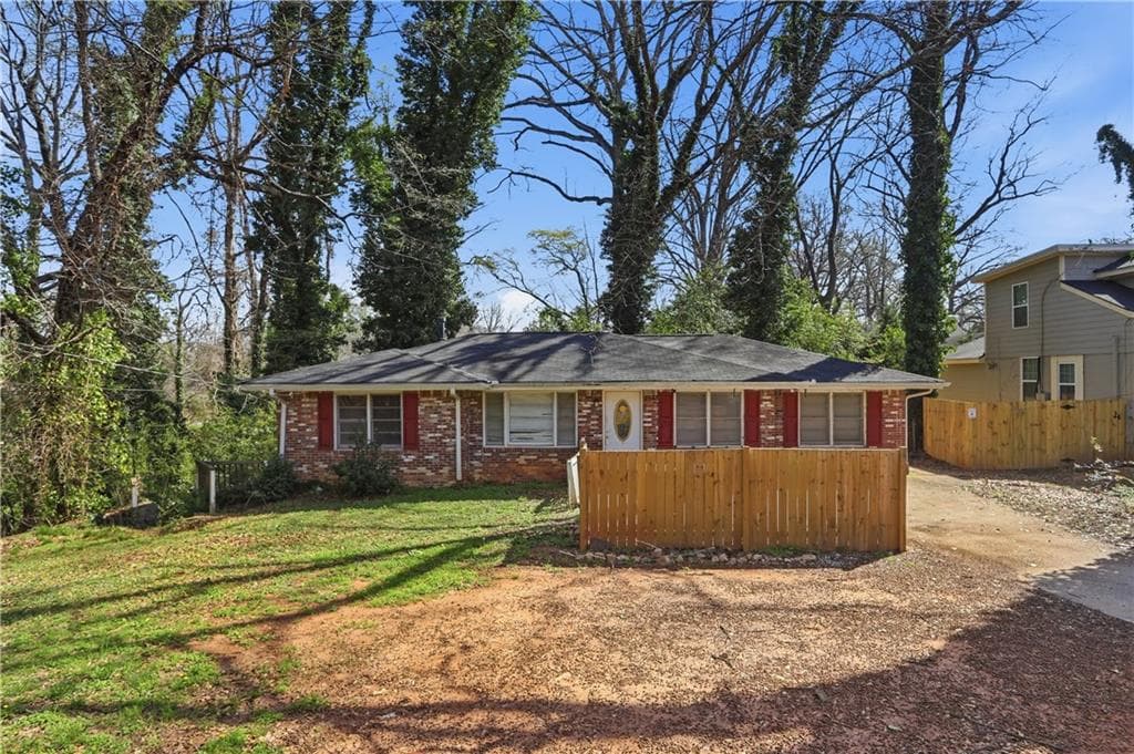 3 bedroom, 2 bathroom, 1,452 sq ft single family residence sold at 1548 Sylvan Road, Atlanta, GA 30310