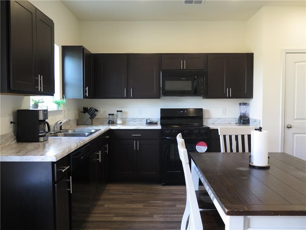 4 bedroom, 3 bathroom, 2,088 sq ft single family residence for sale at 212 Addison Drive, Cartersville, GA 30120 — photo 5