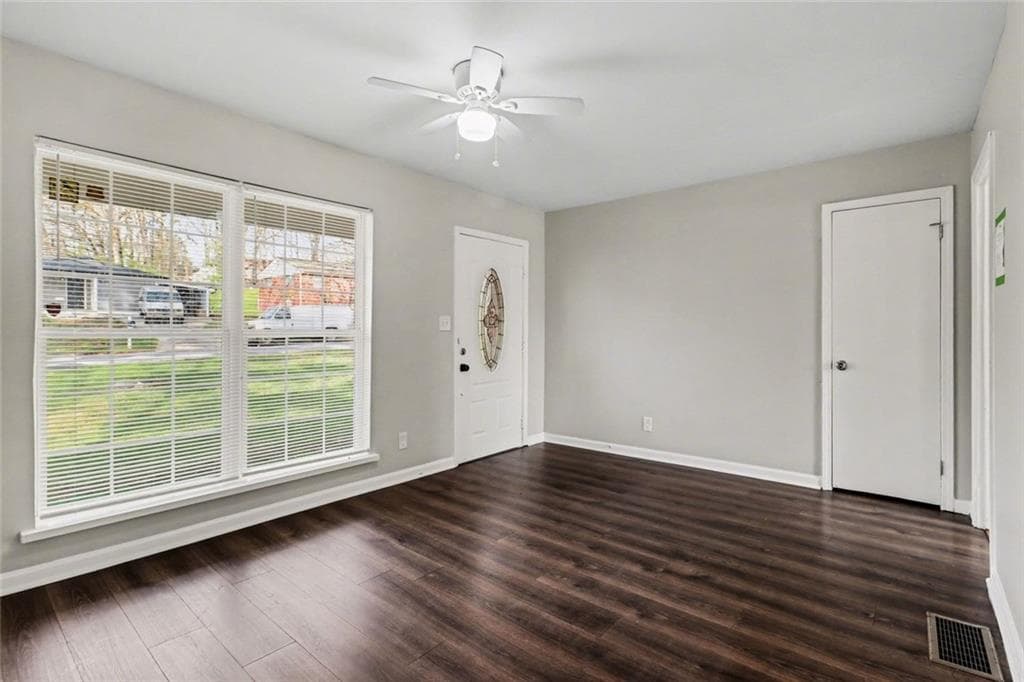 3 bedroom, 2 bathroom, 1,075 sq ft single family residence for sale at 6344 Westbury Road, Riverdale, GA 30274 — photo 6