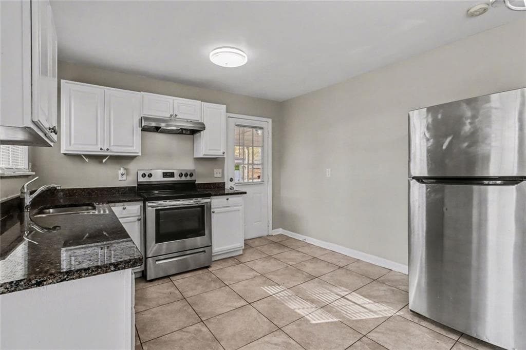3 bedroom, 2 bathroom, 1,075 sq ft single family residence for sale at 6344 Westbury Road, Riverdale, GA 30274 — photo 8