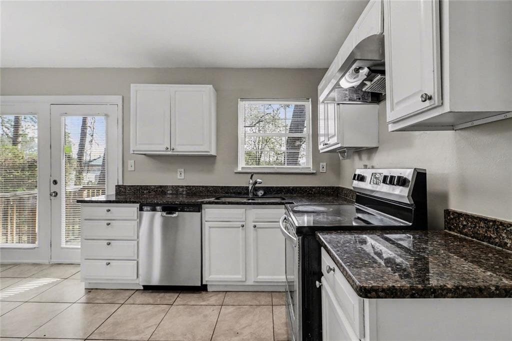 3 bedroom, 2 bathroom, 1,075 sq ft single family residence for sale at 6344 Westbury Road, Riverdale, GA 30274 — photo 9