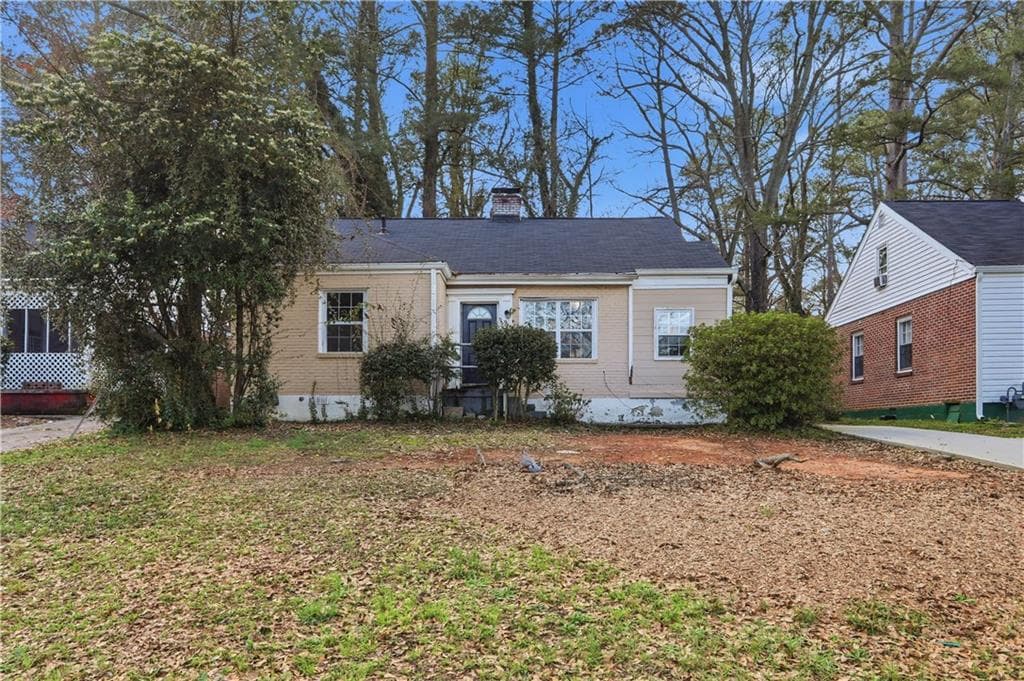 3 bedroom, 1 bathroom, 1,161 sq ft single family residence sold at 1905 S Gordon Street, Atlanta, GA 30310