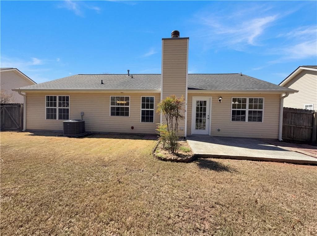 3 bedroom, 2 bathroom, 1,356 sq ft single family residence for sale at 124 Amelia Garden Way, Lawrenceville, GA 30045 — photo 5
