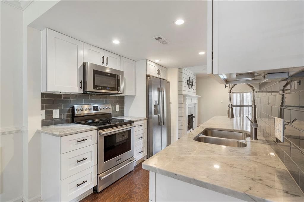 20 Ivy Parkway, Atlanta, GA 30342 — most recent listing photo