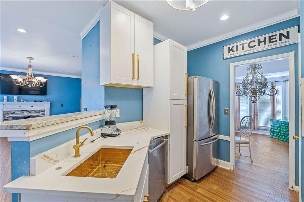 3 bedroom, 3 bathroom, 1,848 sq ft single family residence for sale at 6914 Waters Edge Drive, Stone Mountain, GA 30087 — photo 9