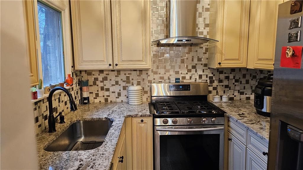 3 bedroom, 2 bathroom, 1,302 sq ft condominium for sale at 1807 Ashborough Circle C, Marietta, GA 30067 — photo 5