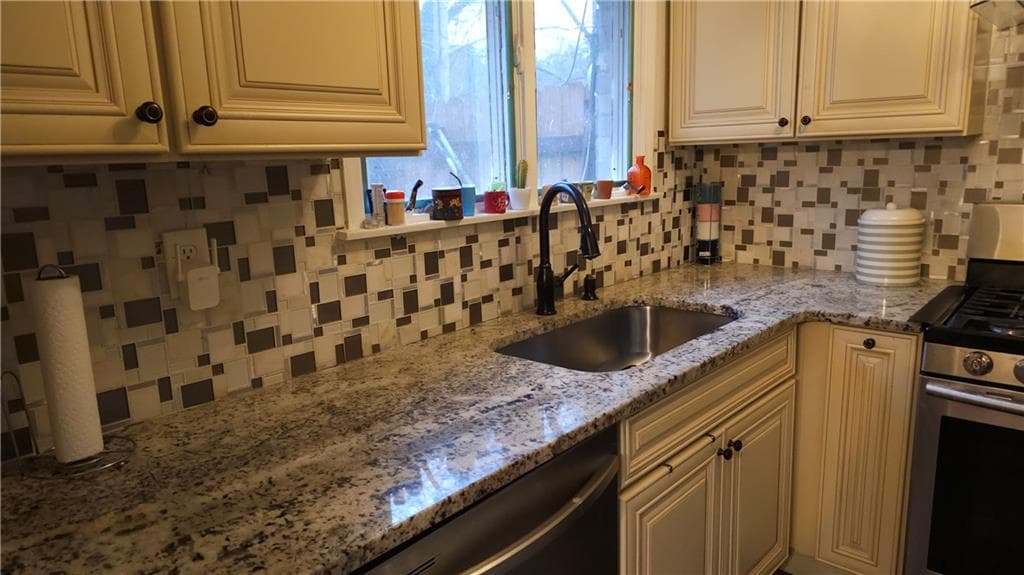 3 bedroom, 2 bathroom, 1,302 sq ft condominium for sale at 1807 Ashborough Circle C, Marietta, GA 30067 — photo 6