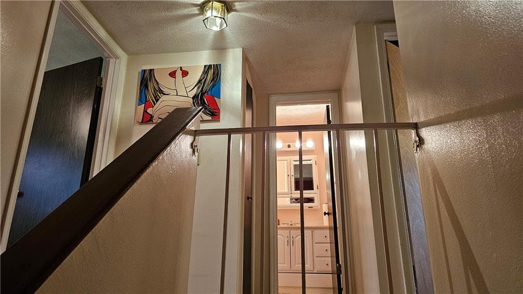 3 bedroom, 2 bathroom, 1,302 sq ft condominium for sale at 1807 Ashborough Circle C, Marietta, GA 30067 — photo 8