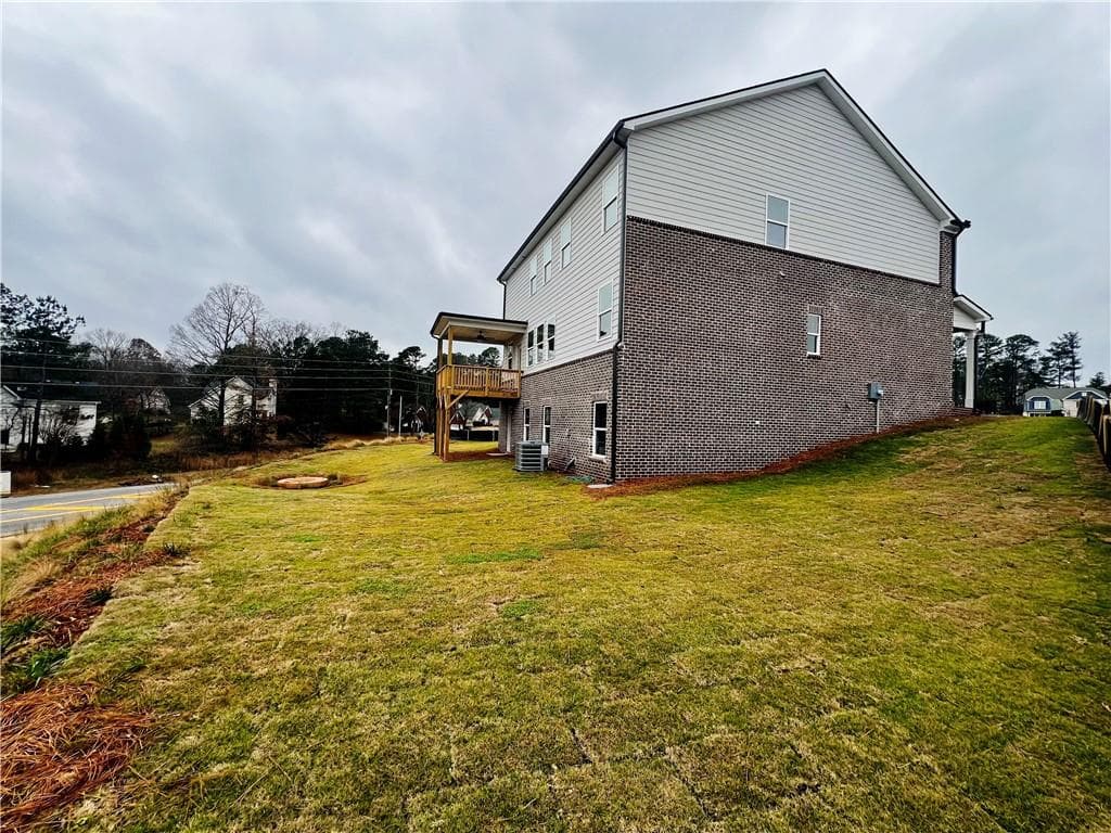 5 bedroom, 4 bathroom, 2,892 sq ft single family residence under contract at 1059 Georgian Point Drive, Lawrenceville, GA 30045 — photo 4