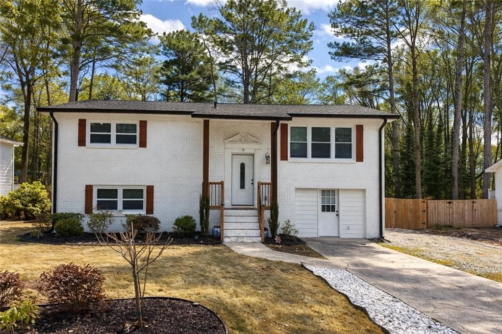 5 bedroom, 3 bathroom, 2,092 sq ft single family residence sold at 547 Windsor Drive, Forest Park, GA 30297