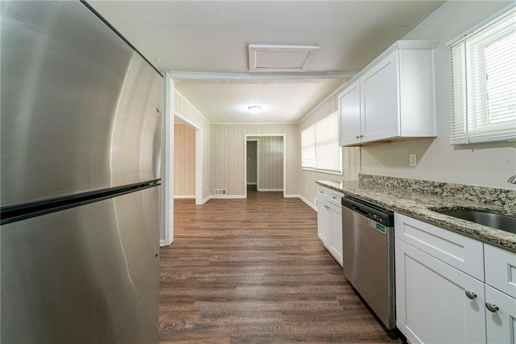 3 bedroom, 2 bathroom, 1,166 sq ft single family residence for sale at 3904 W Hilda Circle, Decatur, GA 30035 — photo 5