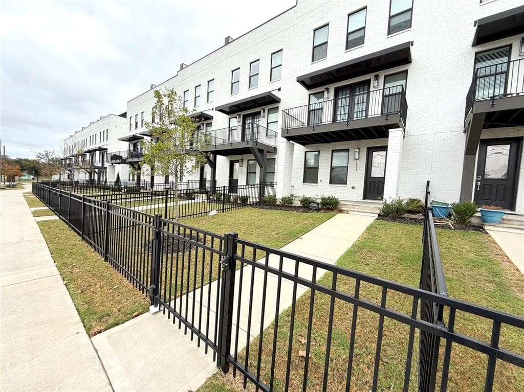 3 bedroom, 4 bathroom, 2,298 sq ft townhouse for sale at 1031 Robert Smalls Way, Atlanta, GA 30318